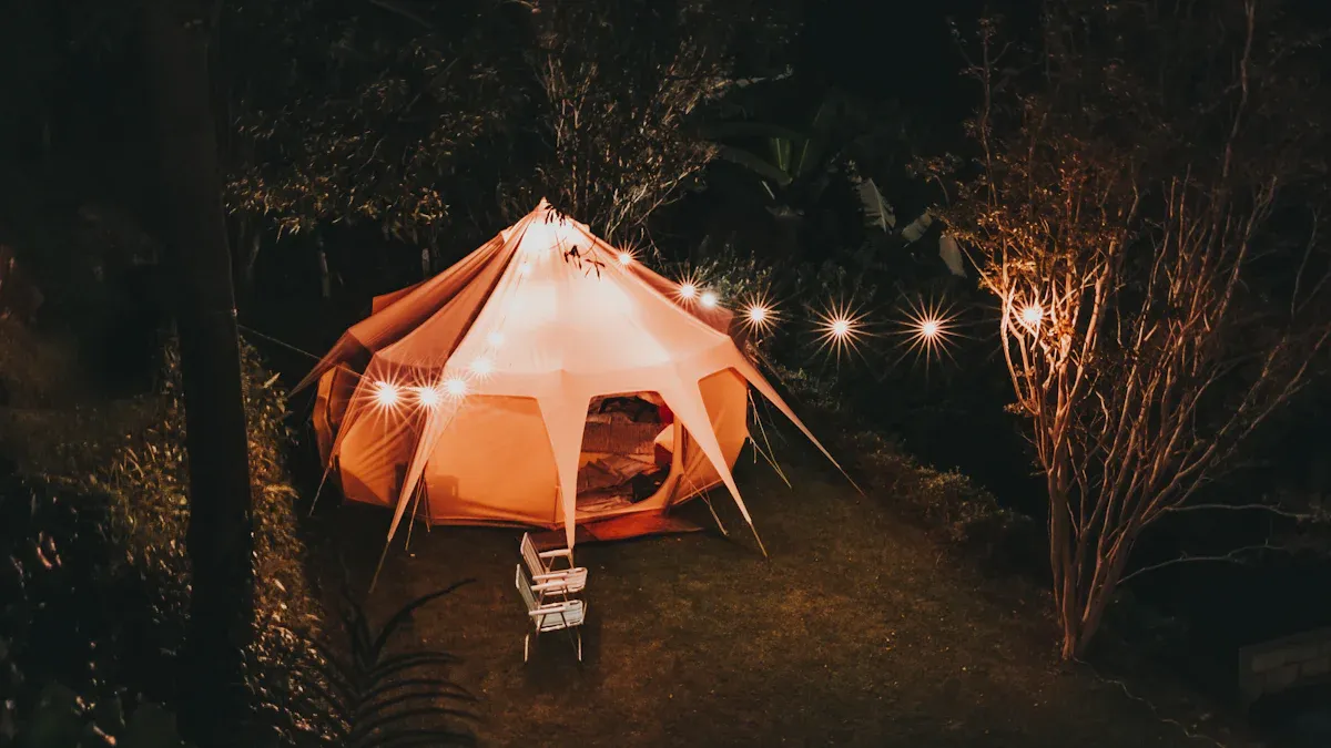 Warum LED-Streifenlicht beim Camping unverzichtbar ist