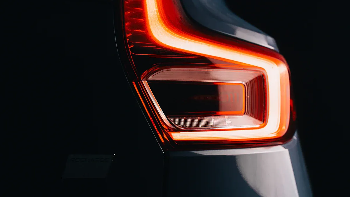 Schritt 3: Installation der LED Rückleuchte 24V und abschließender Test