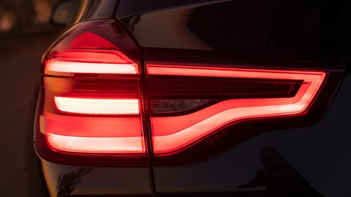 3 Schritte zur Umrüstung von LED Rückleuchte 24V
